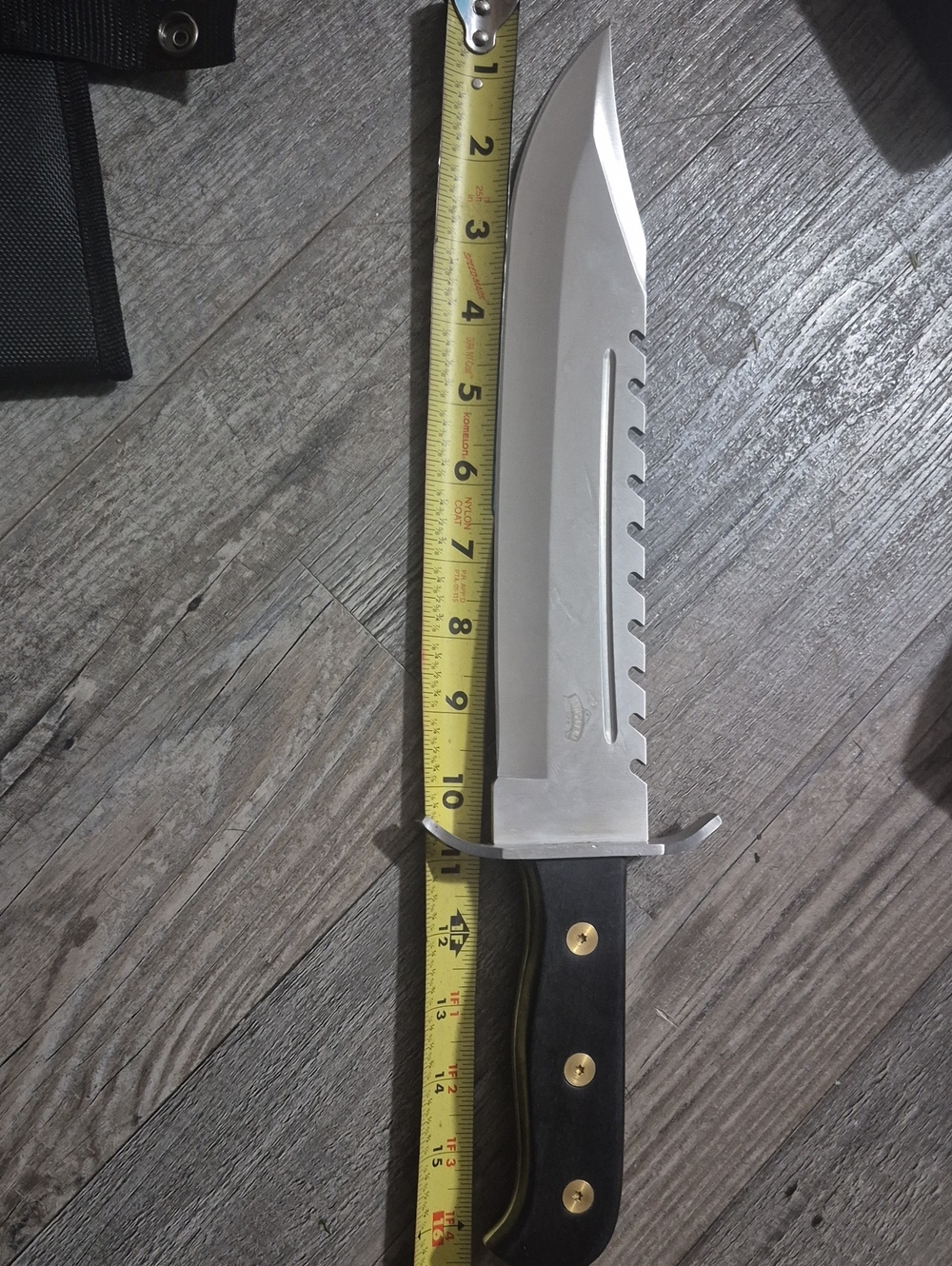 Masters Silver Blade Knife with Black Handle